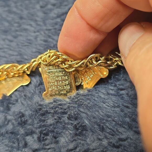 Vintage 10 Commandments Gold Tone Charm Bracelet Religious Jewelry - Picture 2 of 7